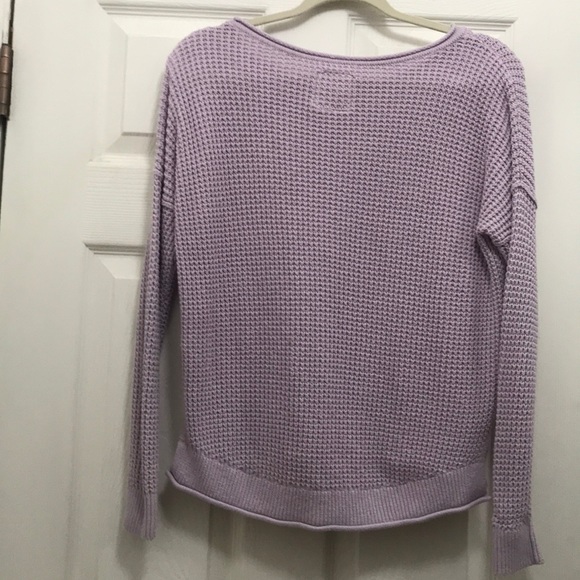 Hollister lavender long sleeve top - Picture 2 of 3